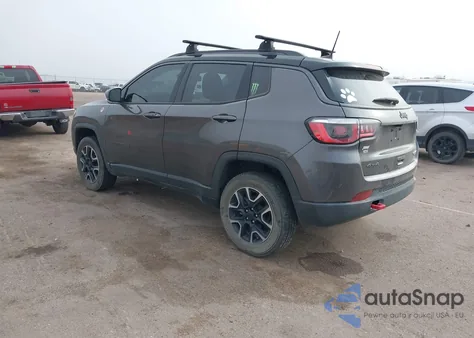 2019 Jeep Compass Trailhawk 4X4 from USA, damaged, VIN 3C4NJDDB9KT697776